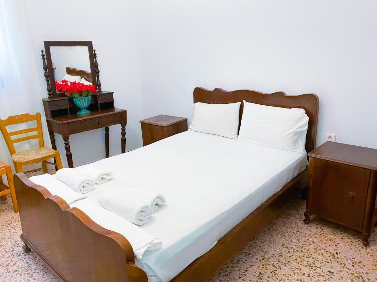 Katerina Beach Rooms Ándros Esterno foto